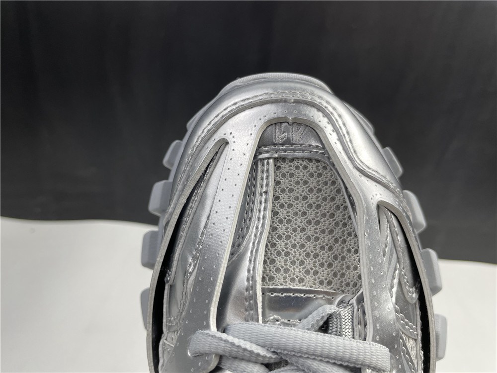 TRIPLE-S SNEAKER